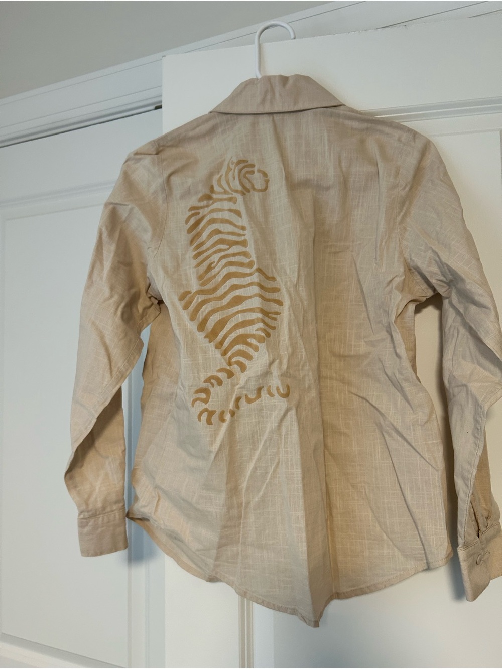 Beige Women’sButton-Up Shirt with Back Tiger Motif with matching sarong pants